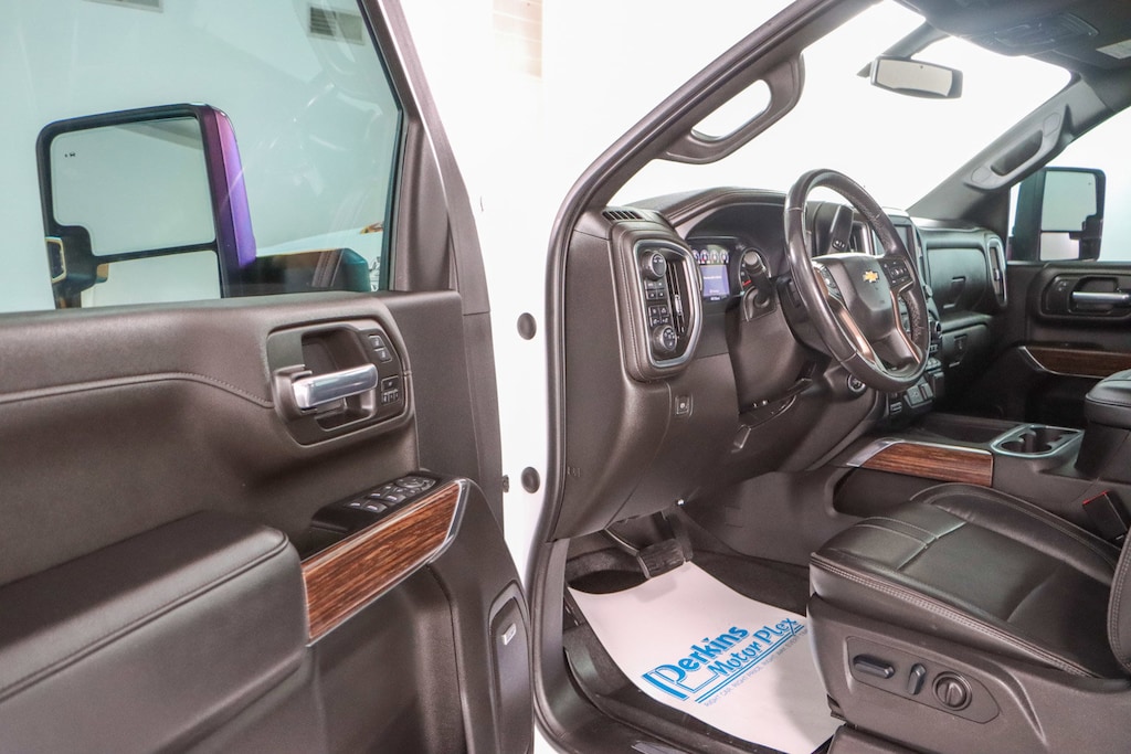 Used 2022 Chevrolet Silverado 2500HD High Country 4X4 Truck Crew Cab