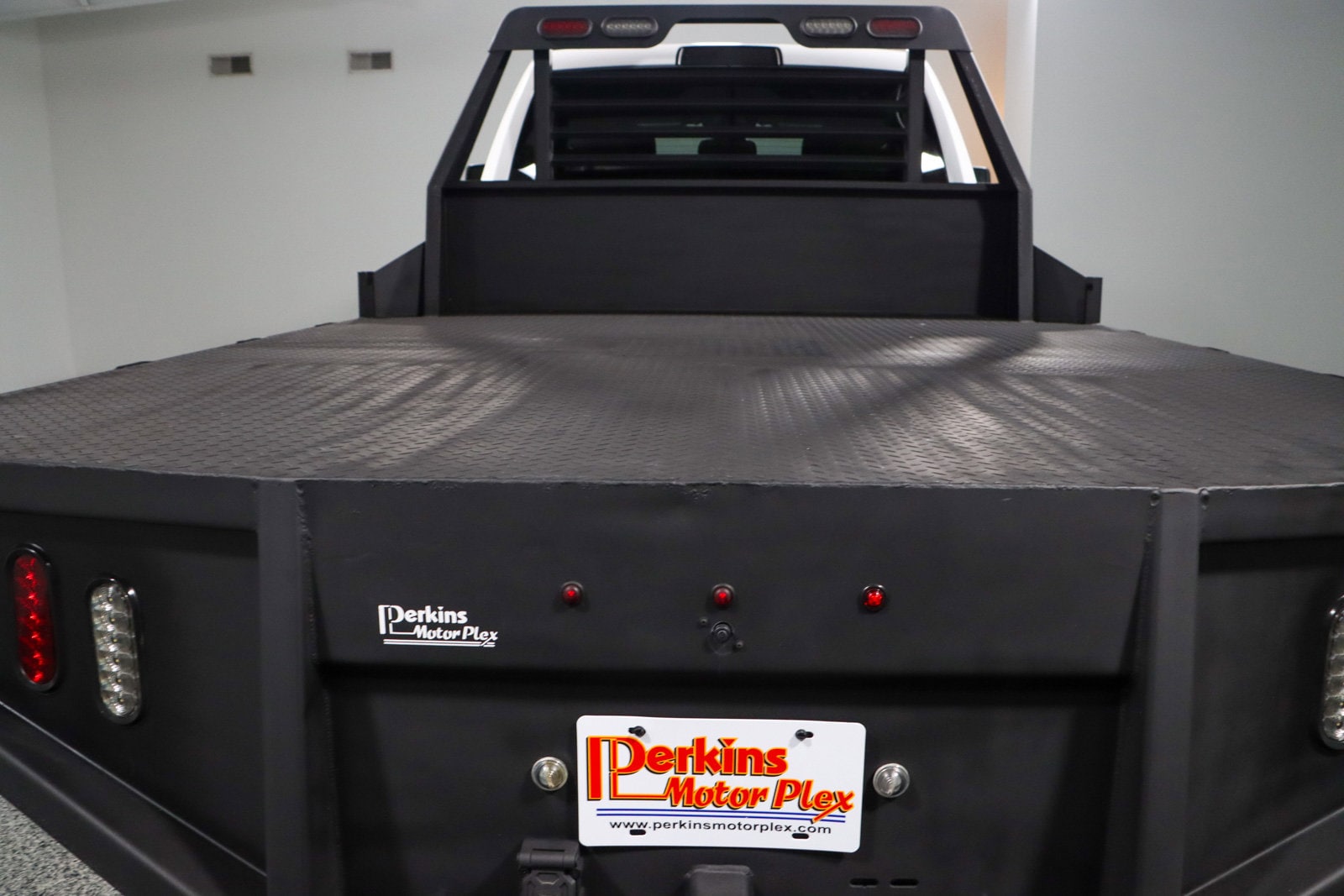 2023 RAM Ram 3500 Chassis Cab SLT - Photo 8