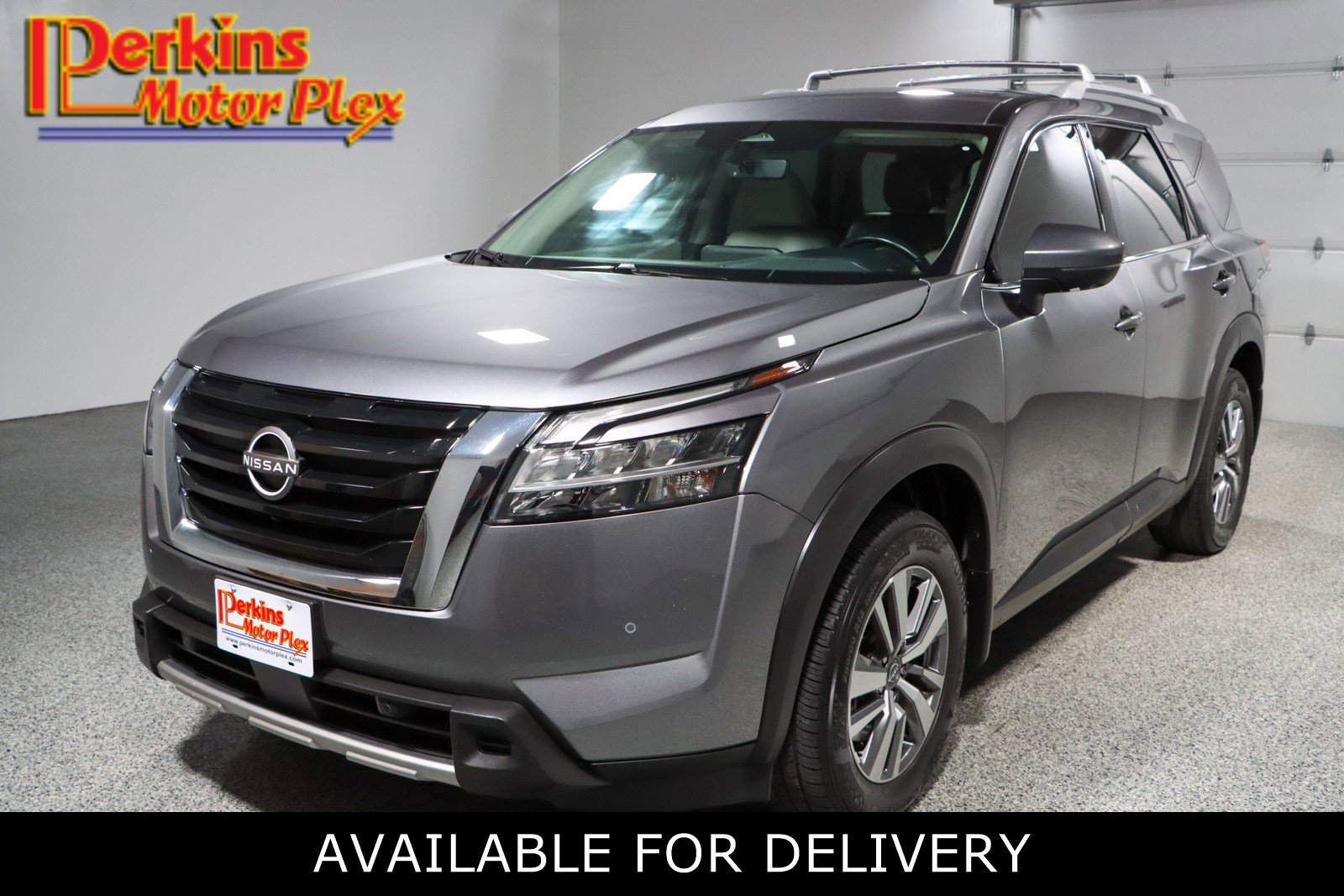 2023 Nissan Pathfinder SL 2WD's photo