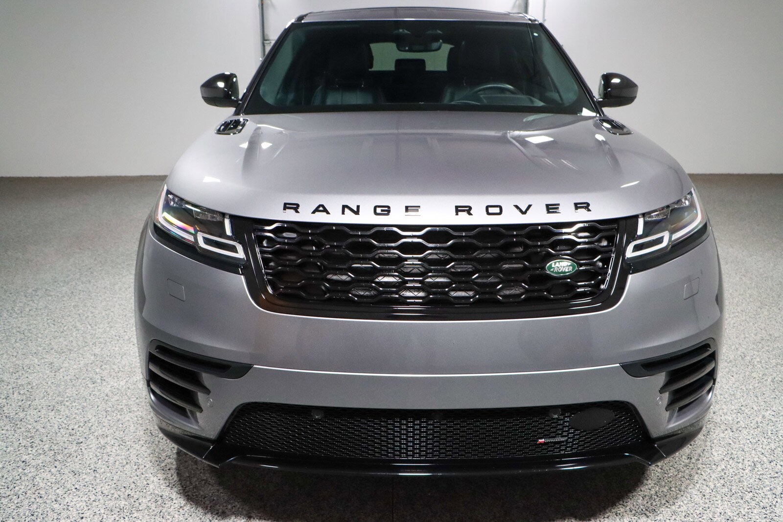 2023 Land Rover Range Rover Velar R-Dynamic S photo 3