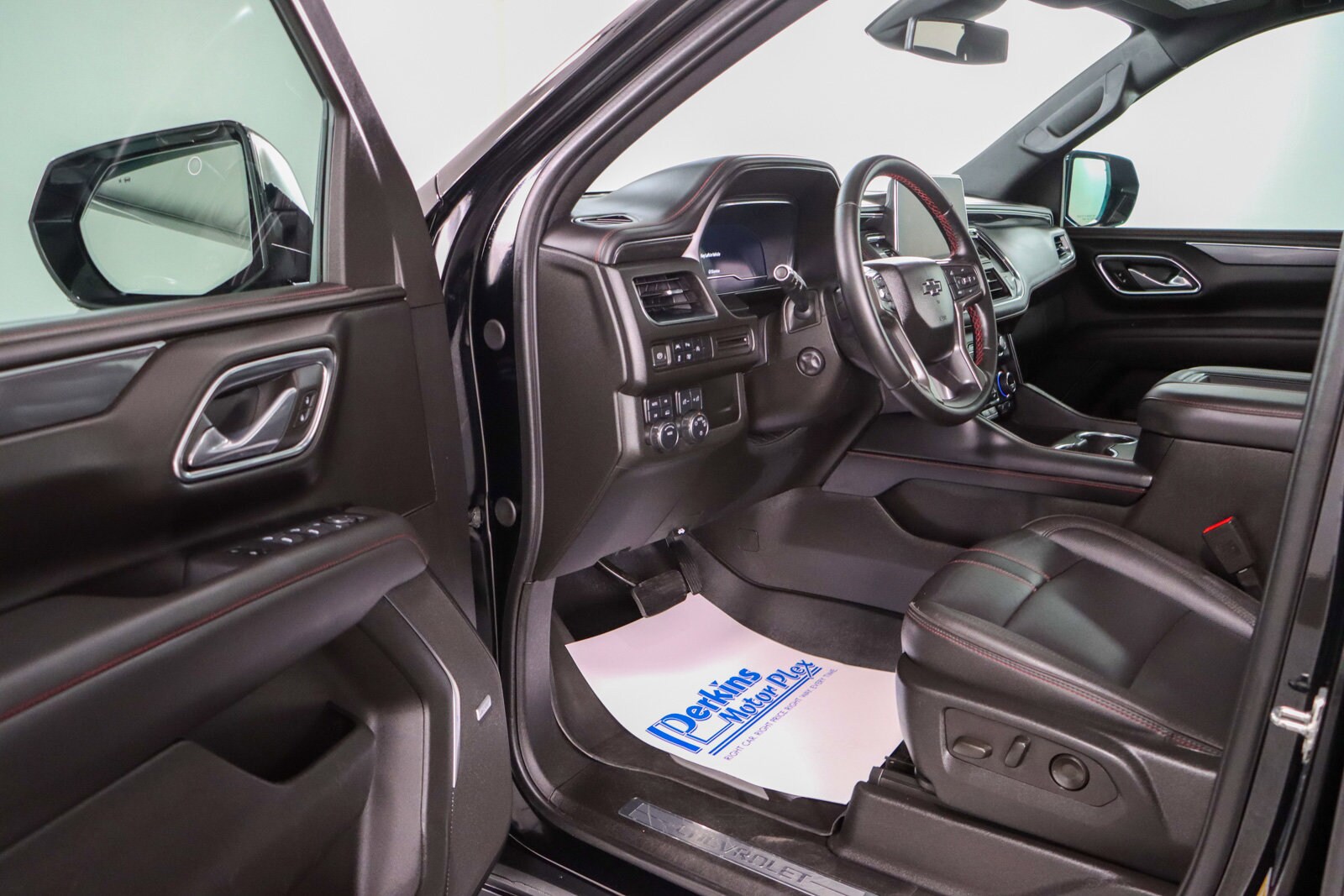 2024 Chevrolet Tahoe RST photo 2