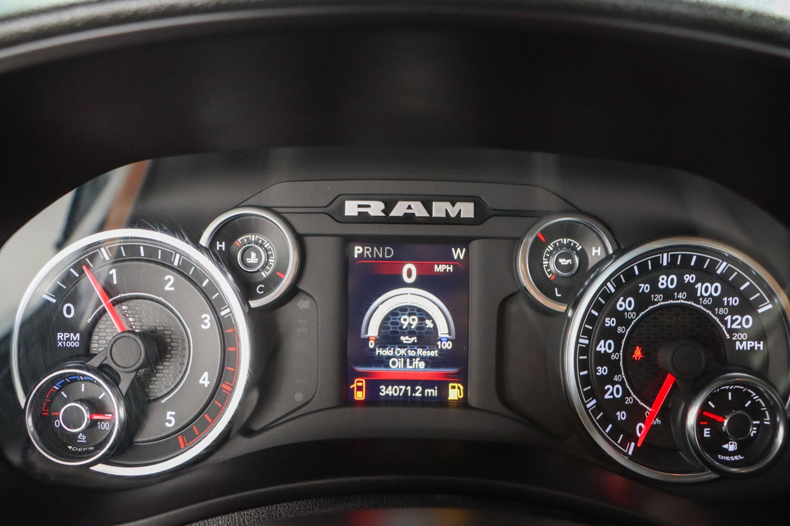 2023 RAM Ram 3500 Chassis Cab SLT - Photo 15