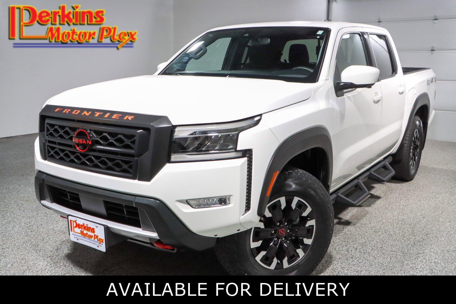 2023 Nissan Frontier PRO-4X Crew Cab 4X4's photo