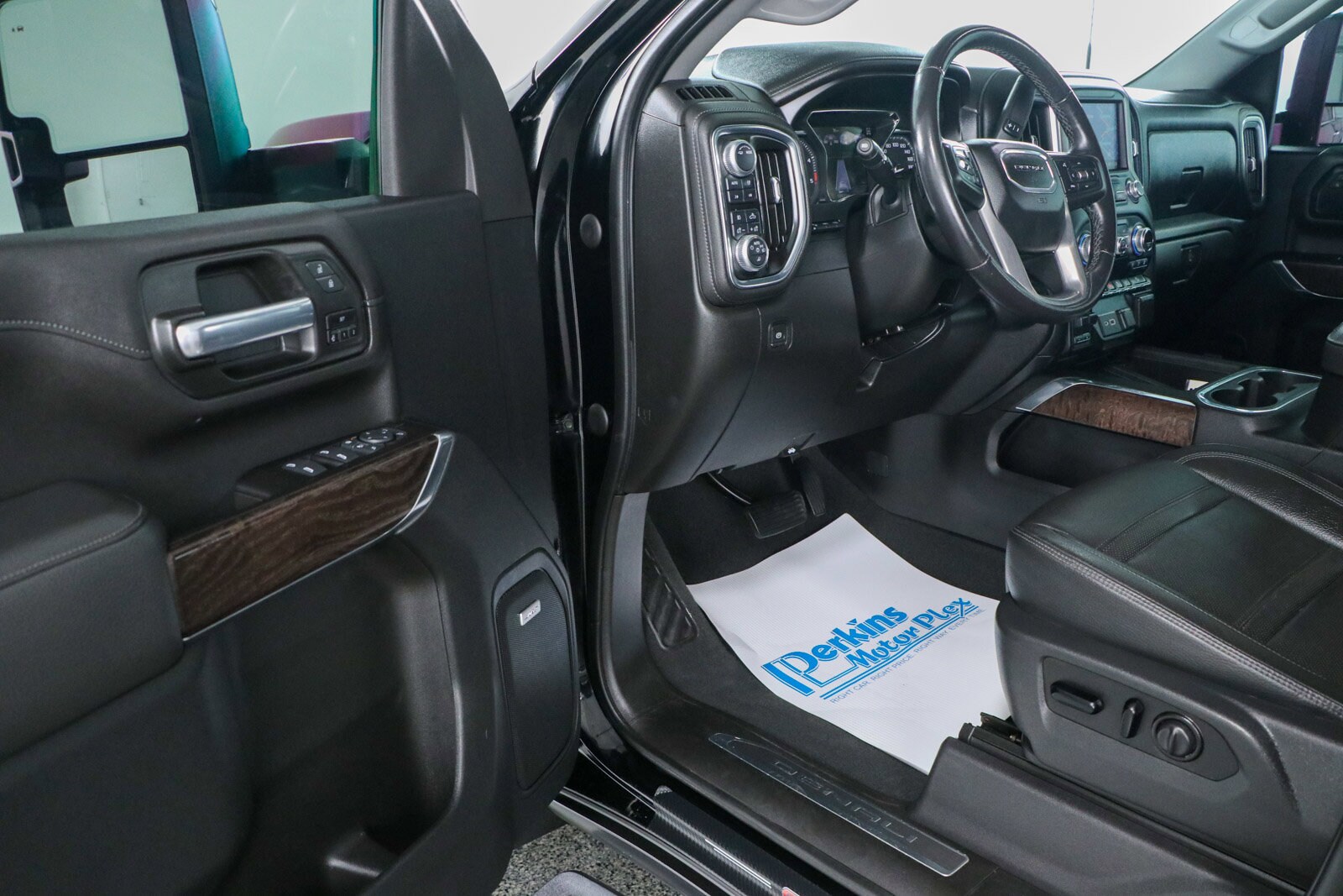 2021 Gmc Sierra Denali photo 2
