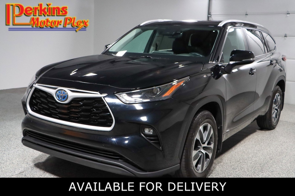 Used 2023 Toyota Highlander Hybrid XLE AWD SUV