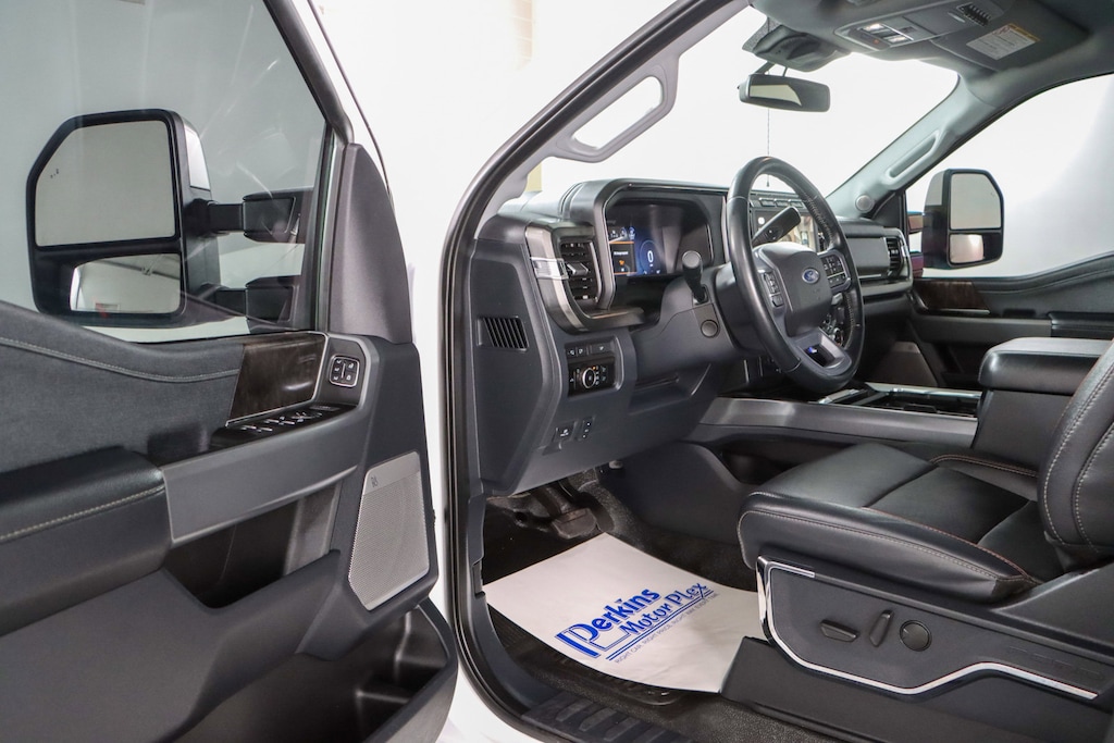 Used 2023 Ford F-450 LARIAT 4X4 Truck Crew Cab