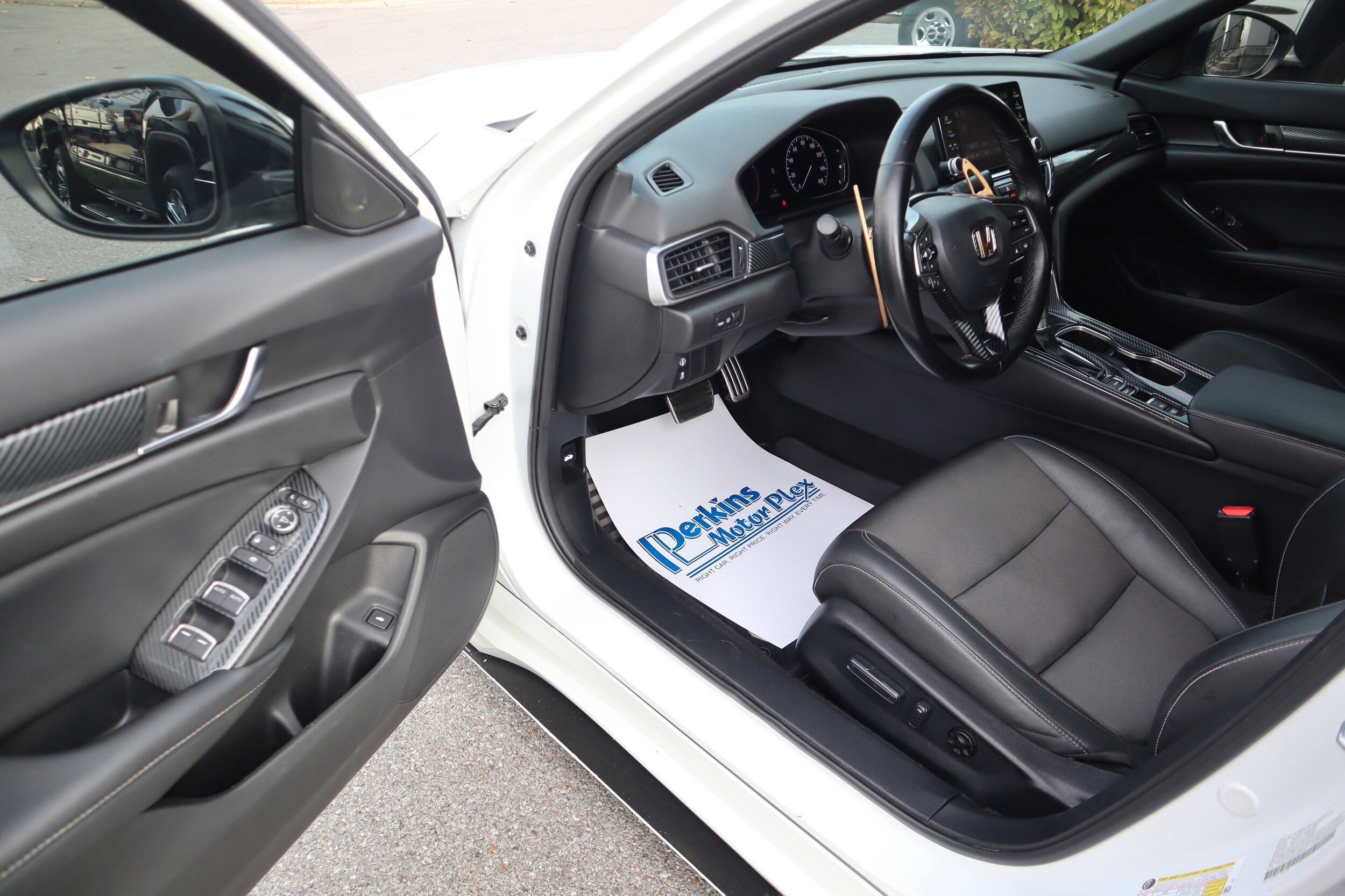 2022 Honda Accord Sport photo 2