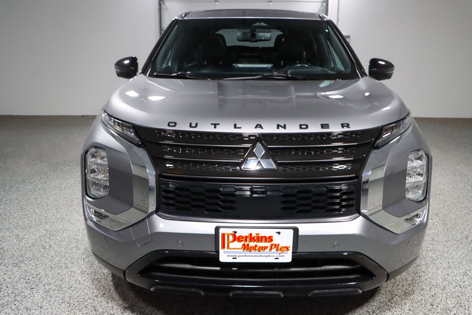 2023 Mitsubishi Outlander SEL Black Edition photo 3