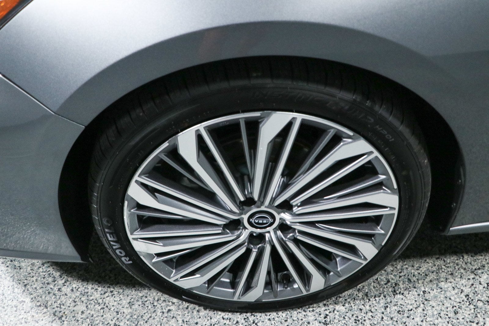 2023 Nissan Altima SL - Photo 11