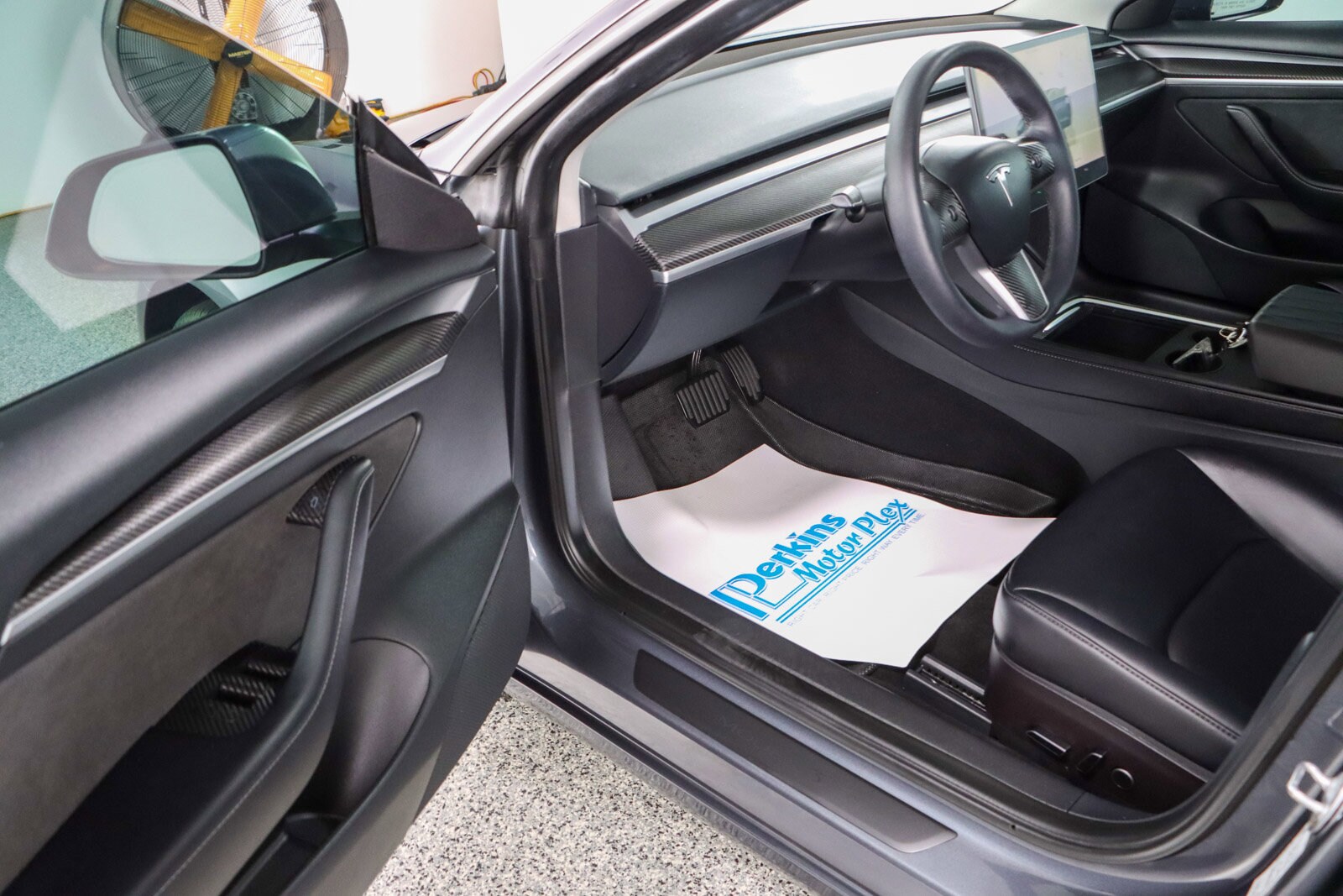 2023 Tesla Model 3 Long Range photo 2