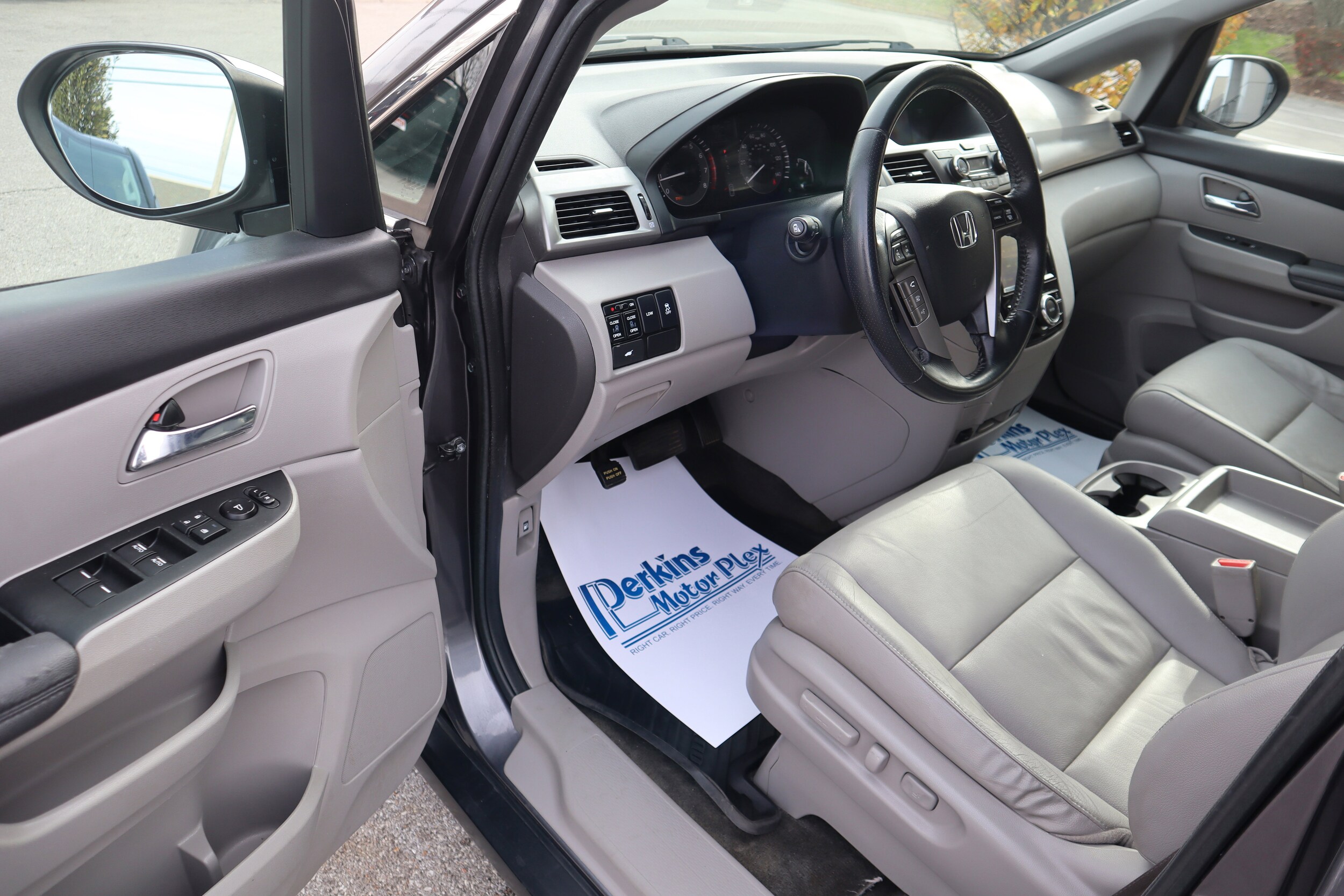 2016 Honda Odyssey EX-L photo 2