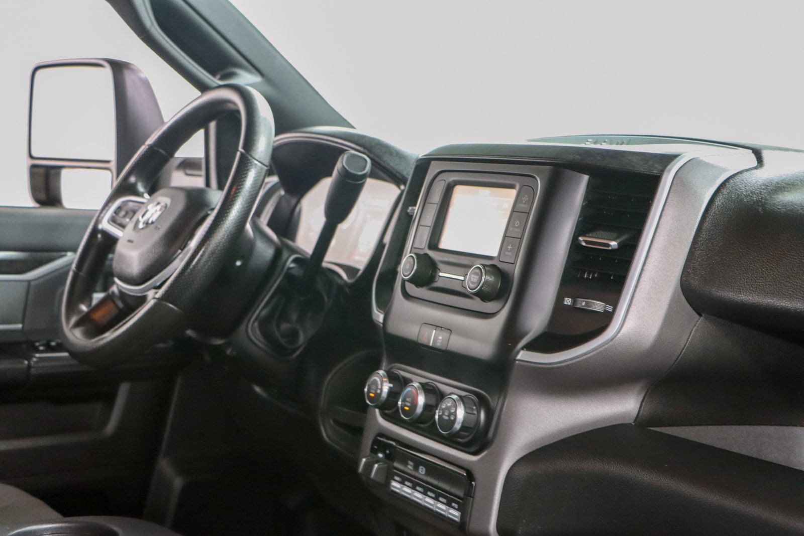 2023 RAM Ram 3500 Chassis Cab SLT - Photo 25