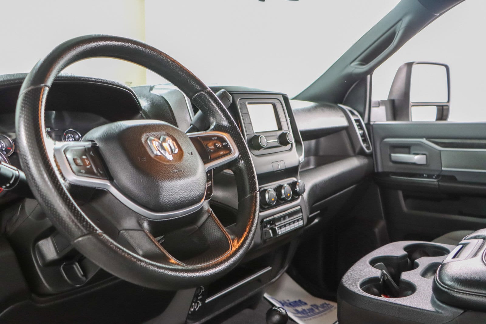 2023 RAM Ram 3500 Chassis Cab SLT - Photo 22