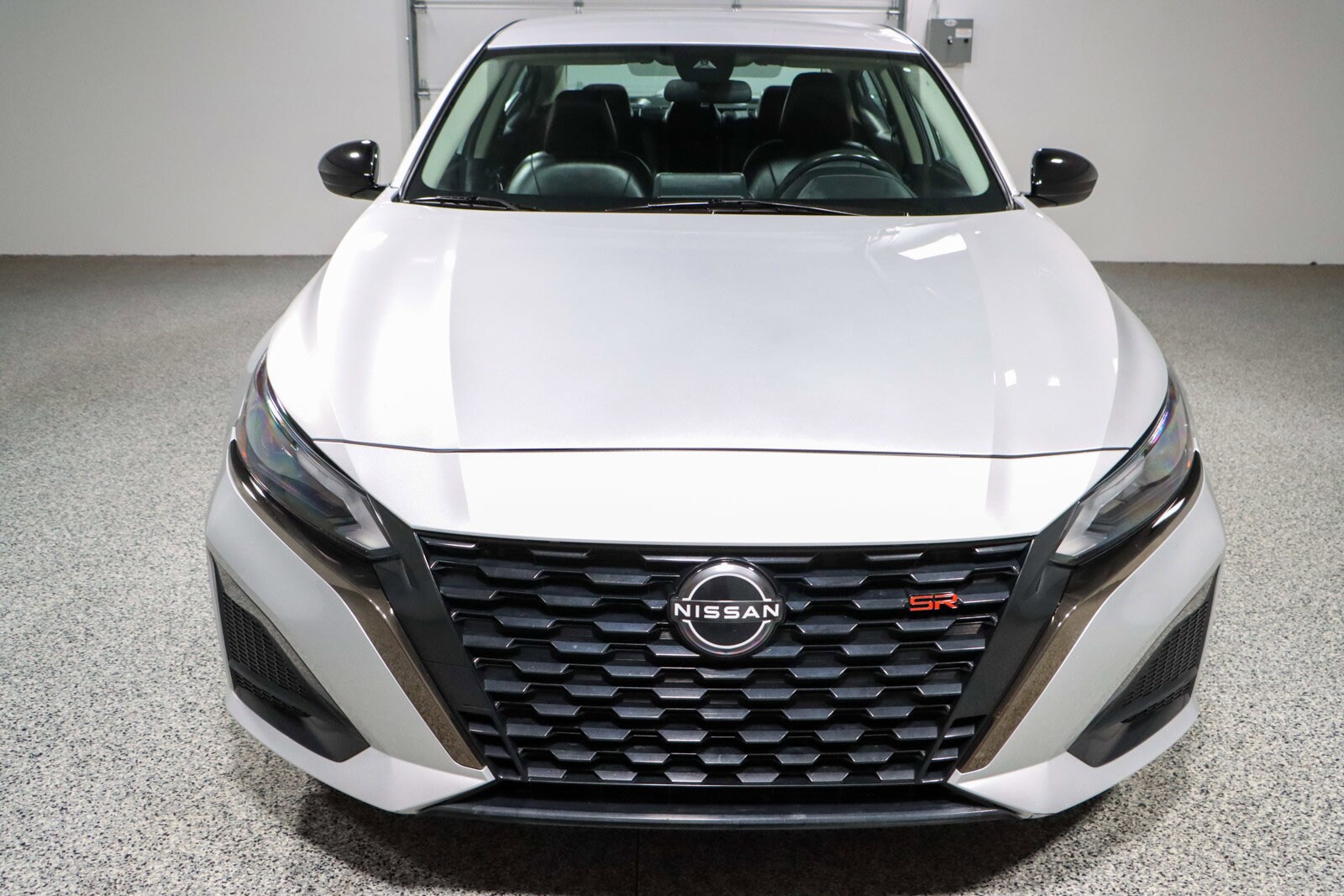 2023 Nissan Altima SR photo 3