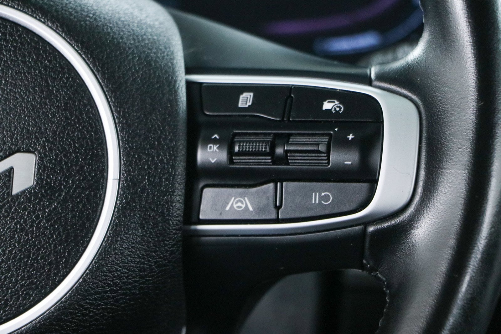 2023 Kia Sportage EX - Photo 14