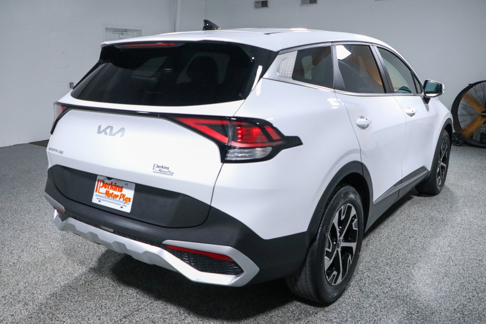 2023 Kia Sportage EX - Photo 7