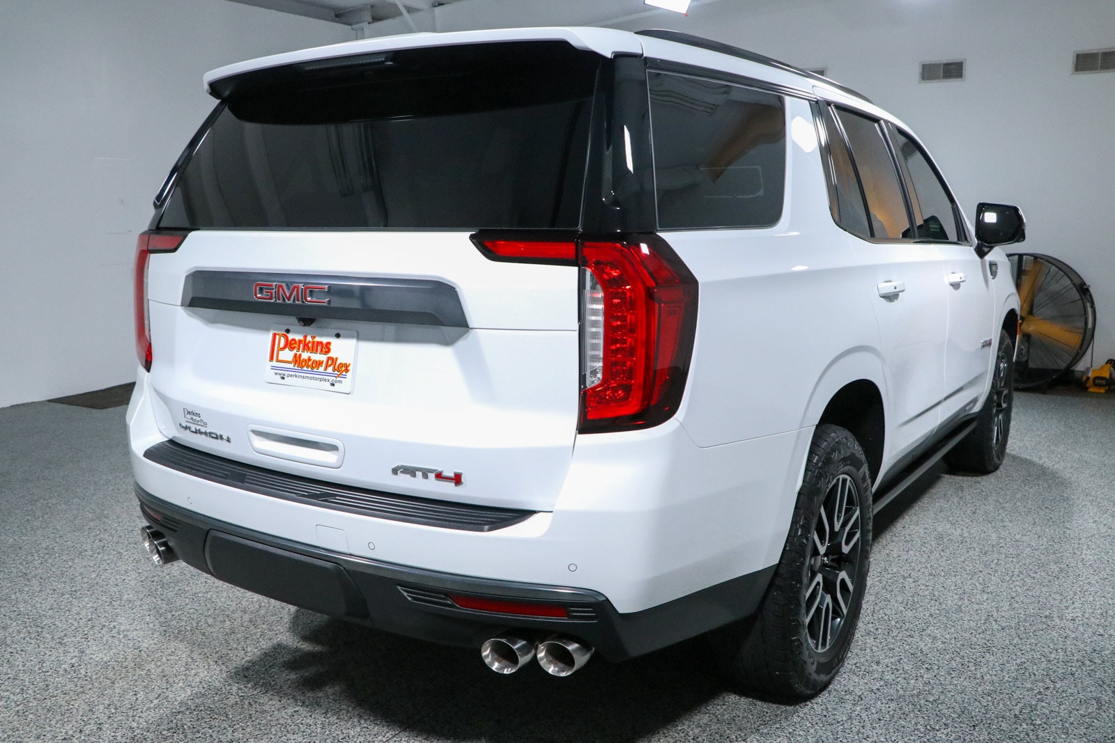 2023 GMC Yukon AT4 - Photo 7