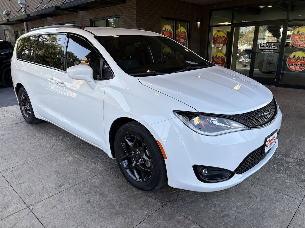 Used 2018 Chrysler Pacifica Touring L Van