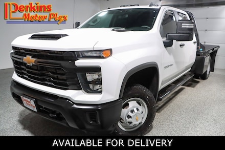 2024 Chevrolet Silverado 3500HD 4X4 FLATBED Truck Crew Cab