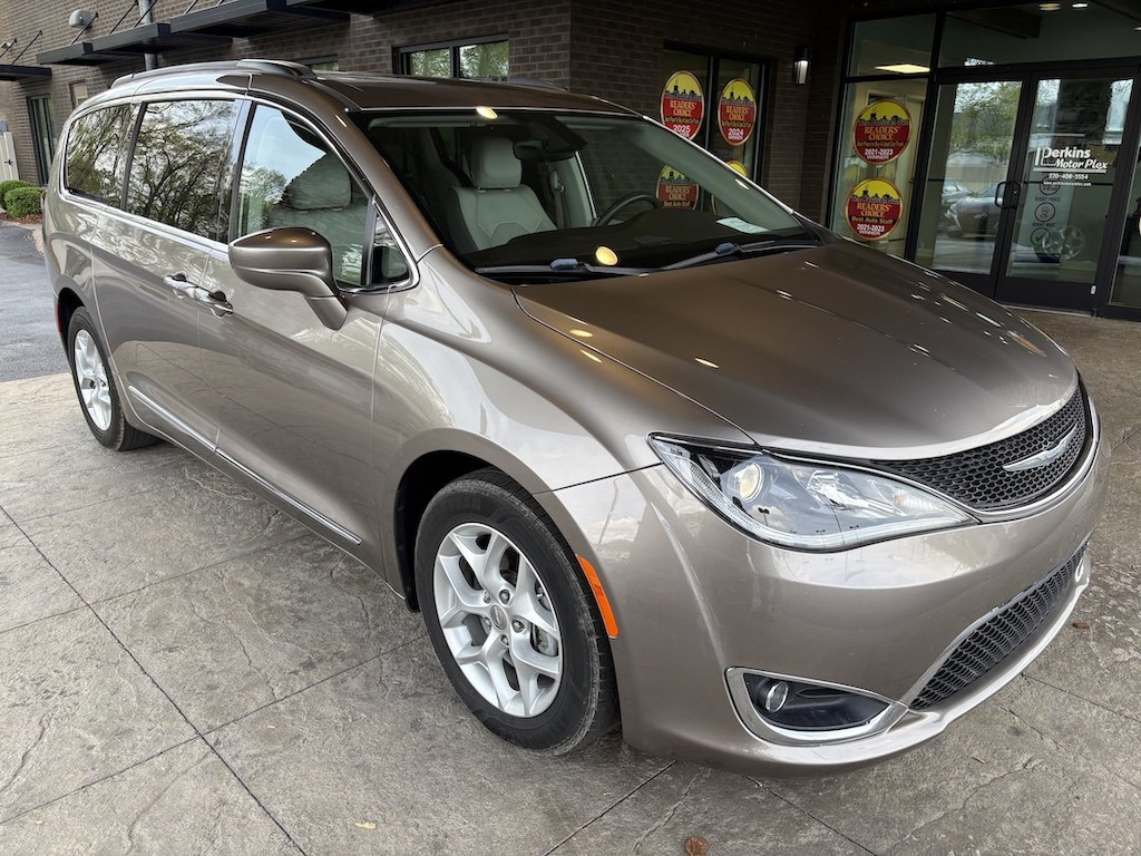 Used 2017 Chrysler Pacifica Touring-L Van
