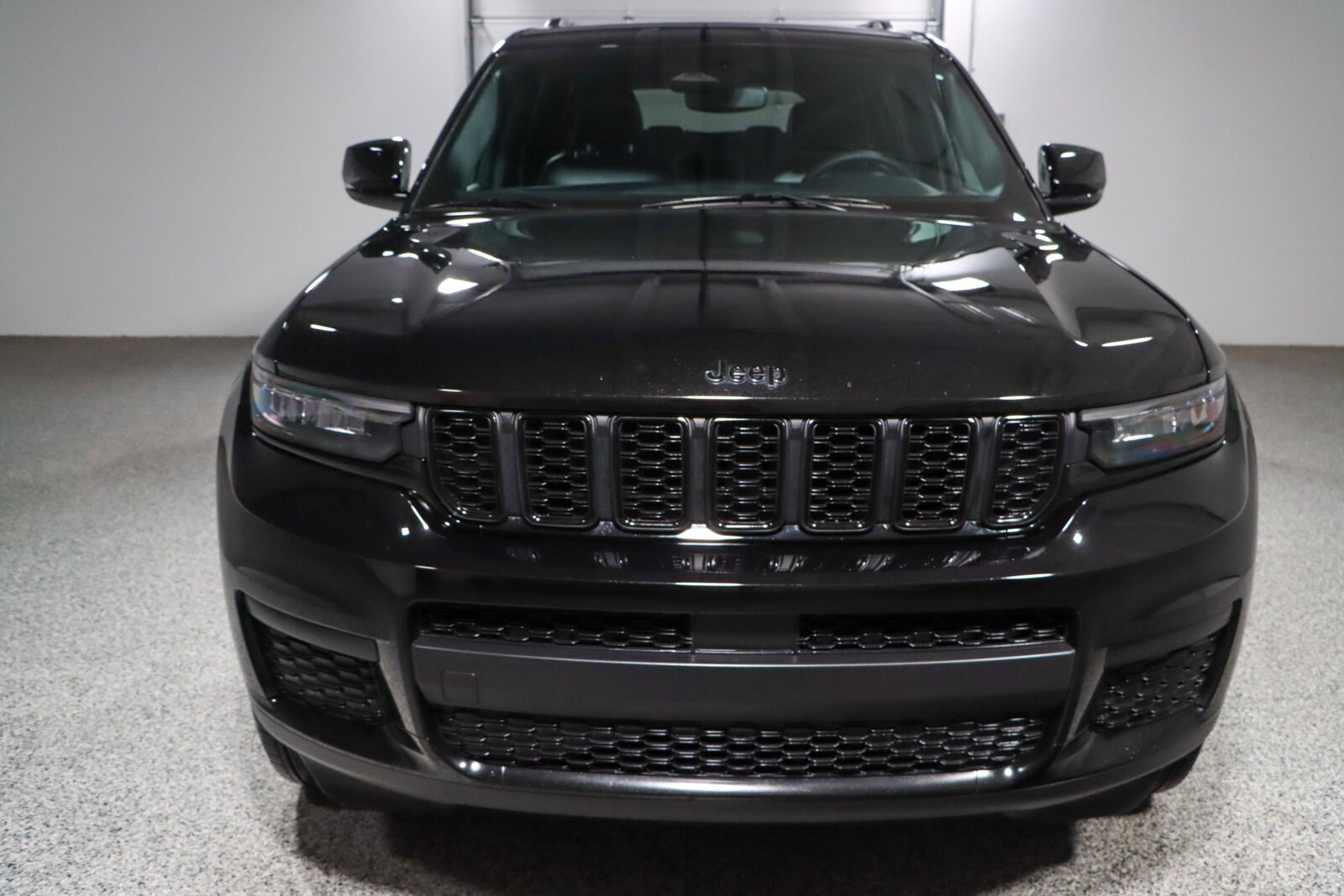 2024 Jeep Grand Cherokee Altitude photo 3