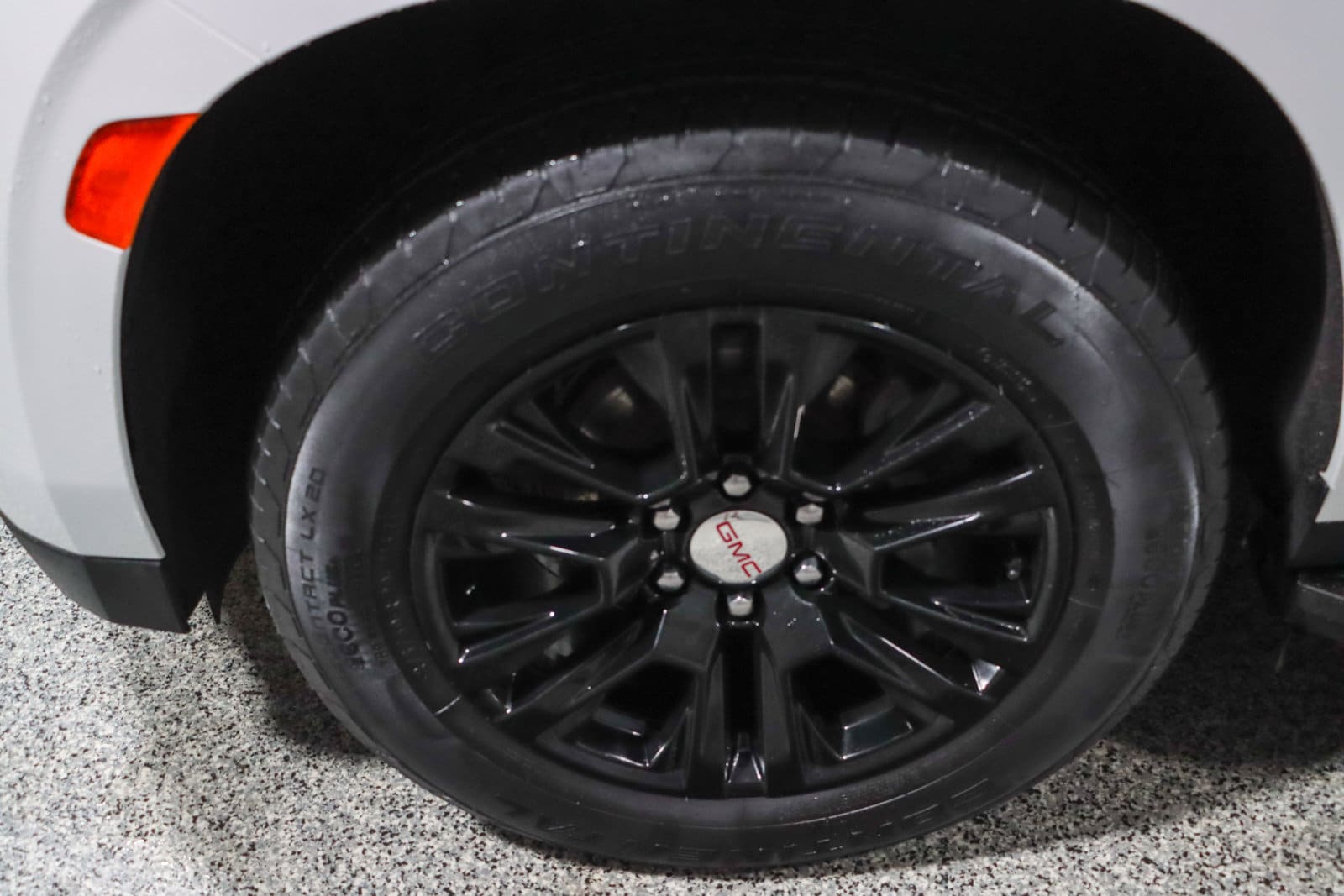 2023 GMC Yukon Denali - Photo 11