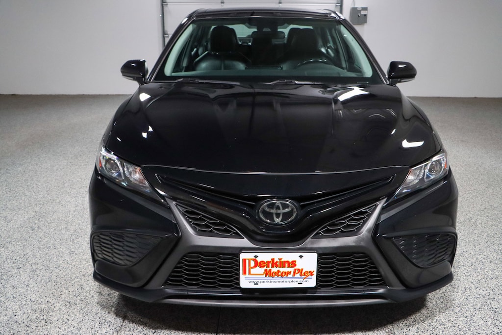 Used 2022 Toyota Camry SE Sedan