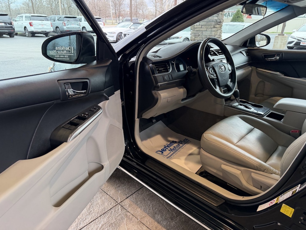 Used 2013 Toyota Camry Hybrid LE Sedan