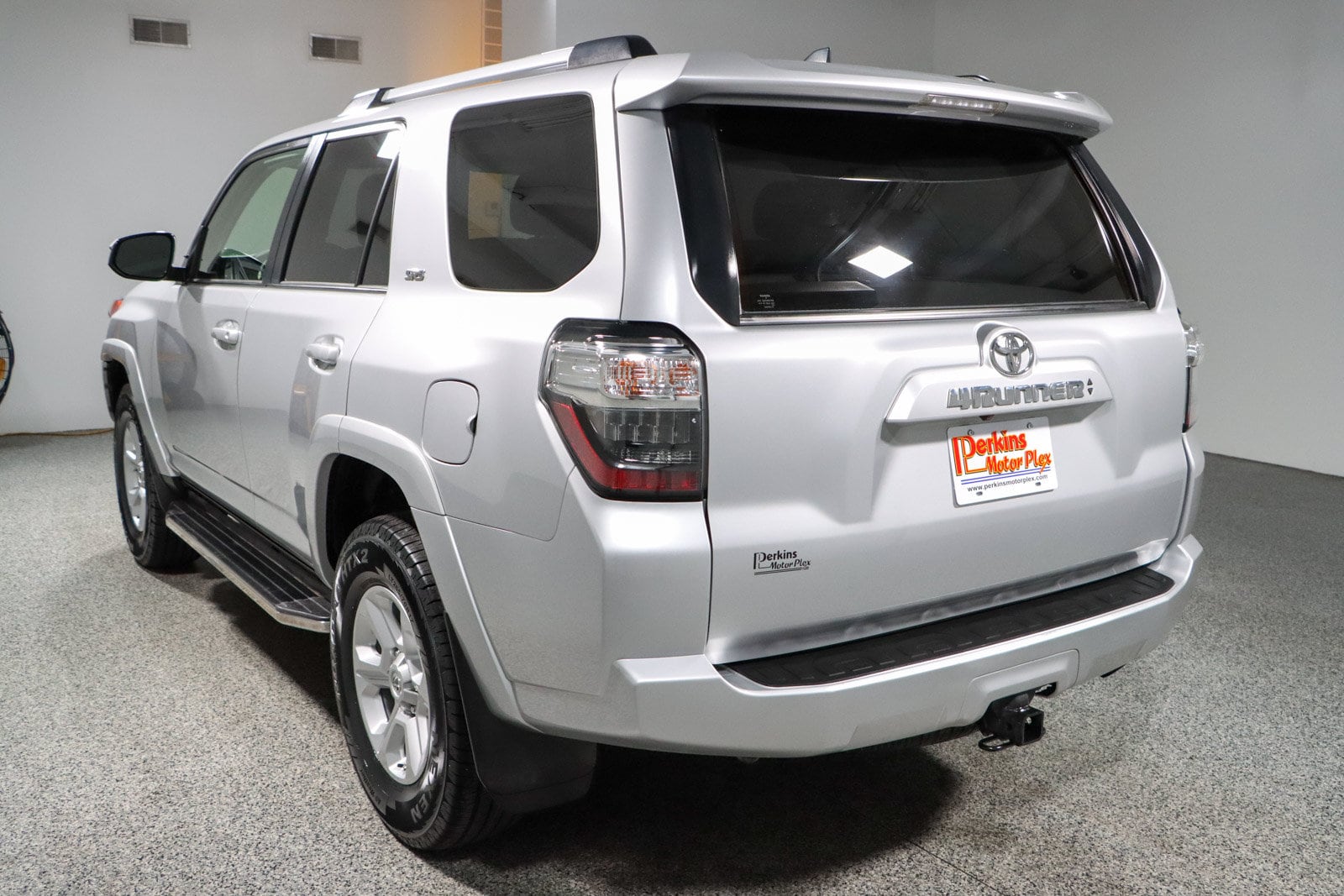 2021 Toyota 4Runner SR5 - Photo 9