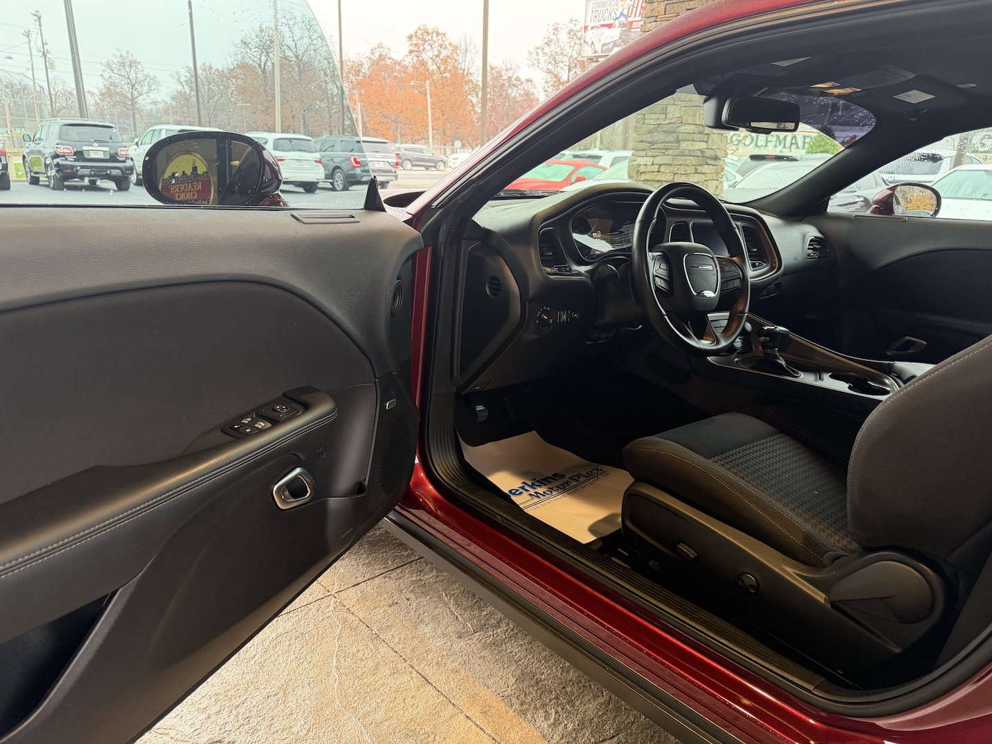 2022 Dodge Challenger SXT photo 2