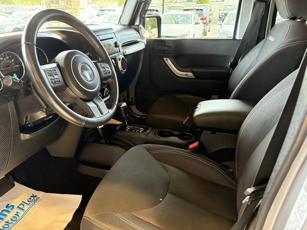 Used 2016 Jeep Wrangler Unlimited Sahara SUV