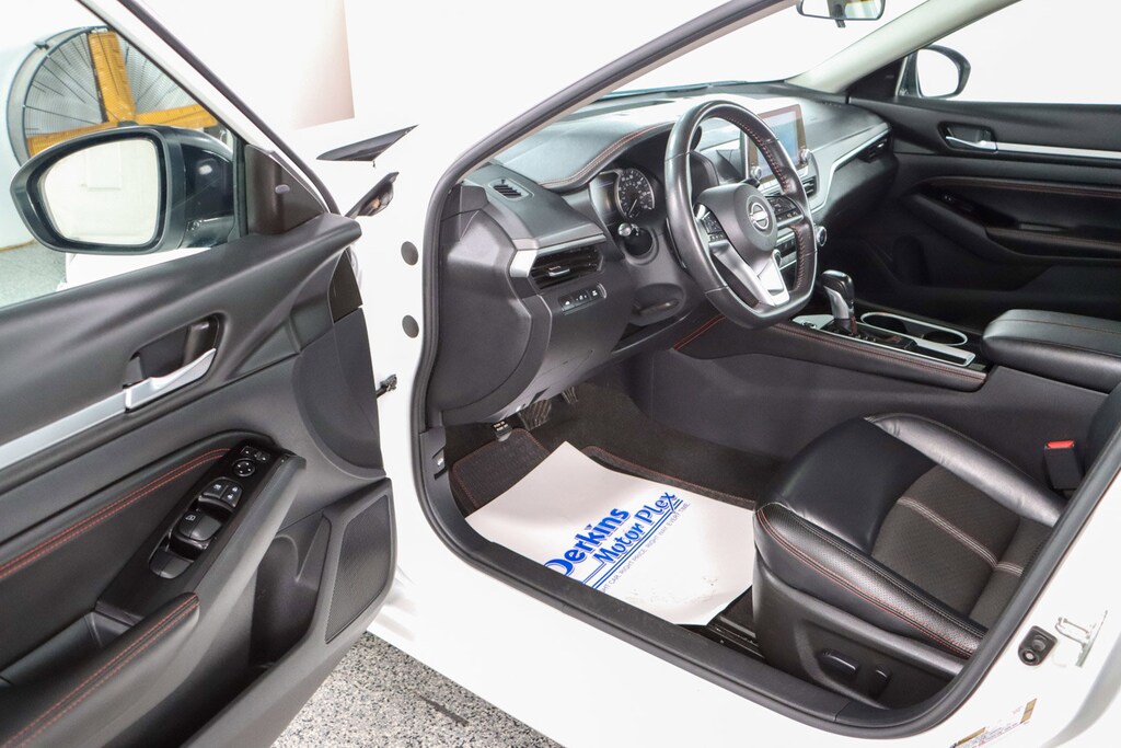 Used 2023 Nissan Altima SR Sedan