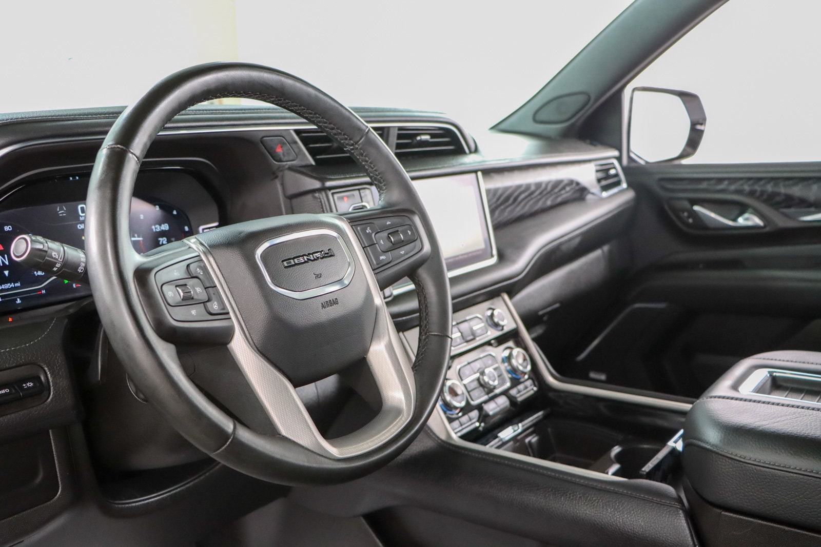 2023 GMC Yukon Denali - Photo 26