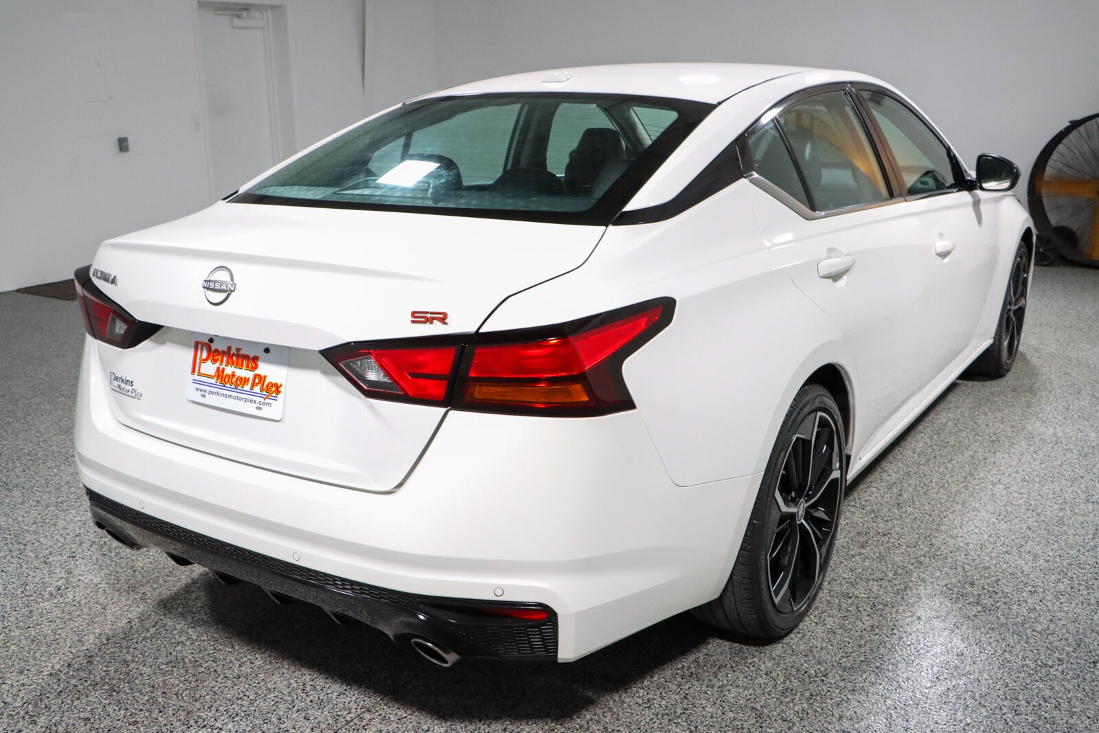 2024 Nissan Altima SR - Photo 7