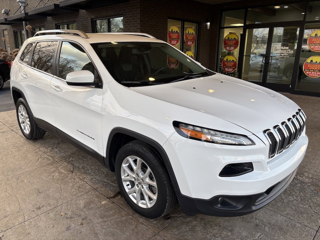 Used 2018 Jeep Cherokee Latitude SUV