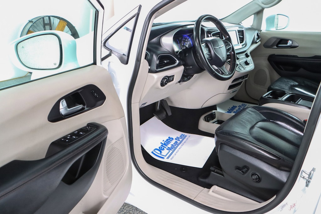 Used 2020 Chrysler Pacifica Touring L Van Passenger Van