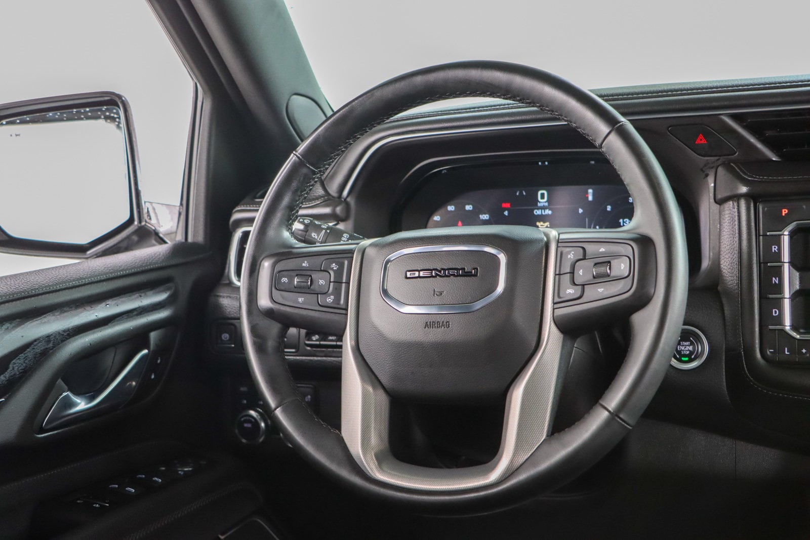 2023 GMC Yukon Denali - Photo 13