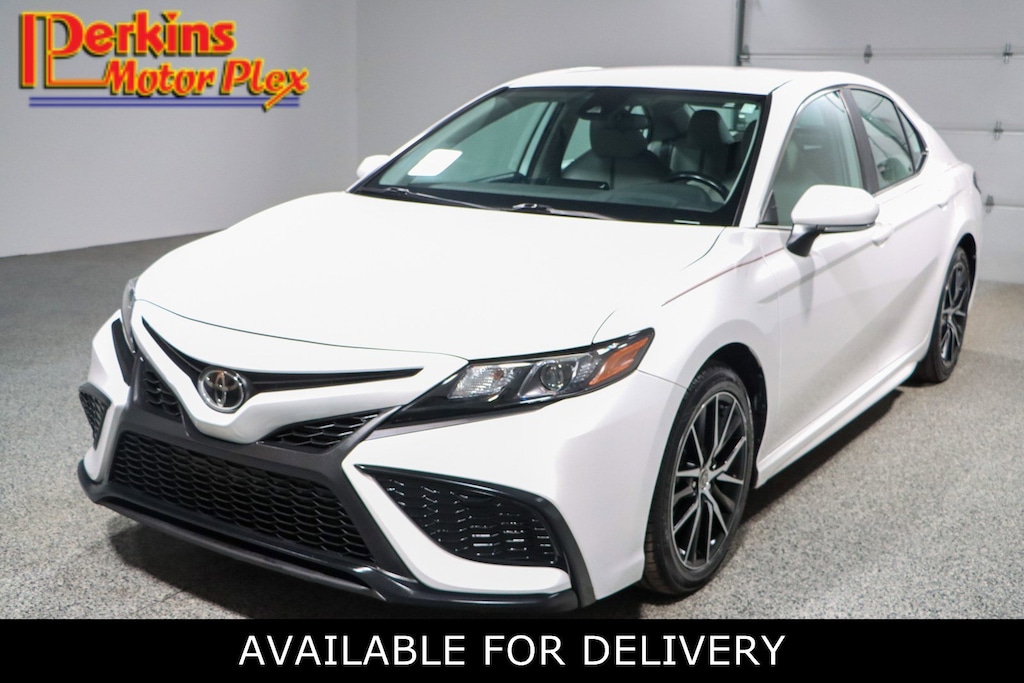Used 2023 Toyota Camry SE Sedan
