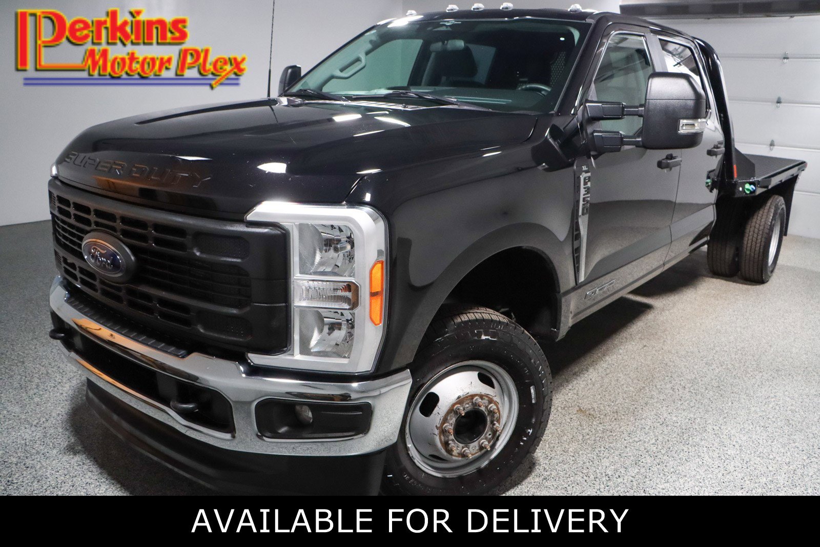 2023 Ford F-350 XL 4x4 Crew Cab 8' Box DRW's photo