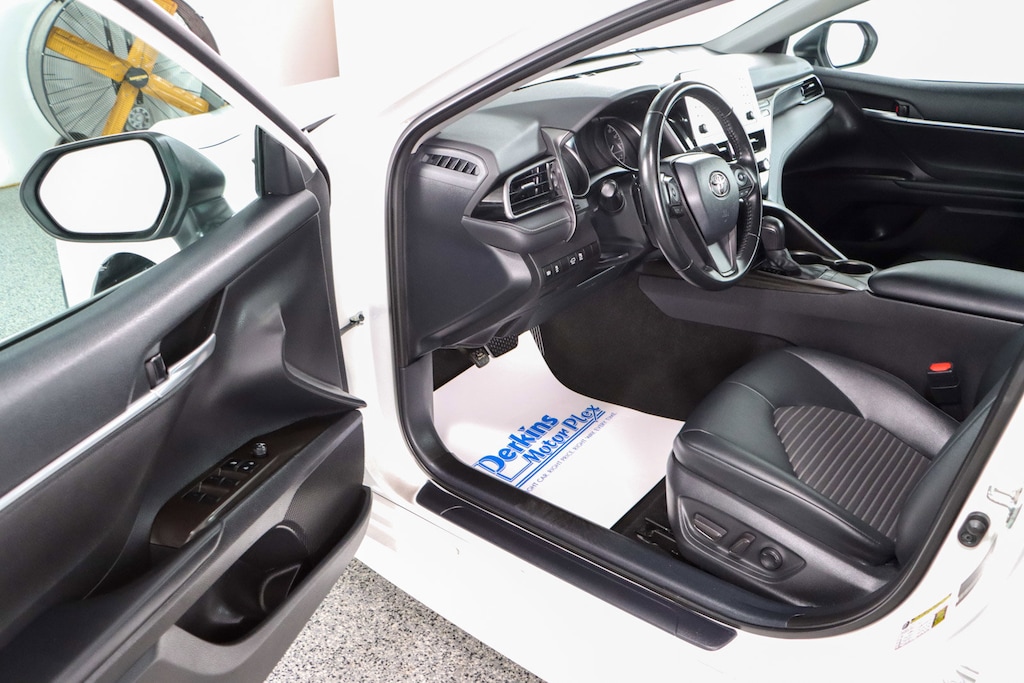 Used 2023 Toyota Camry SE Sedan