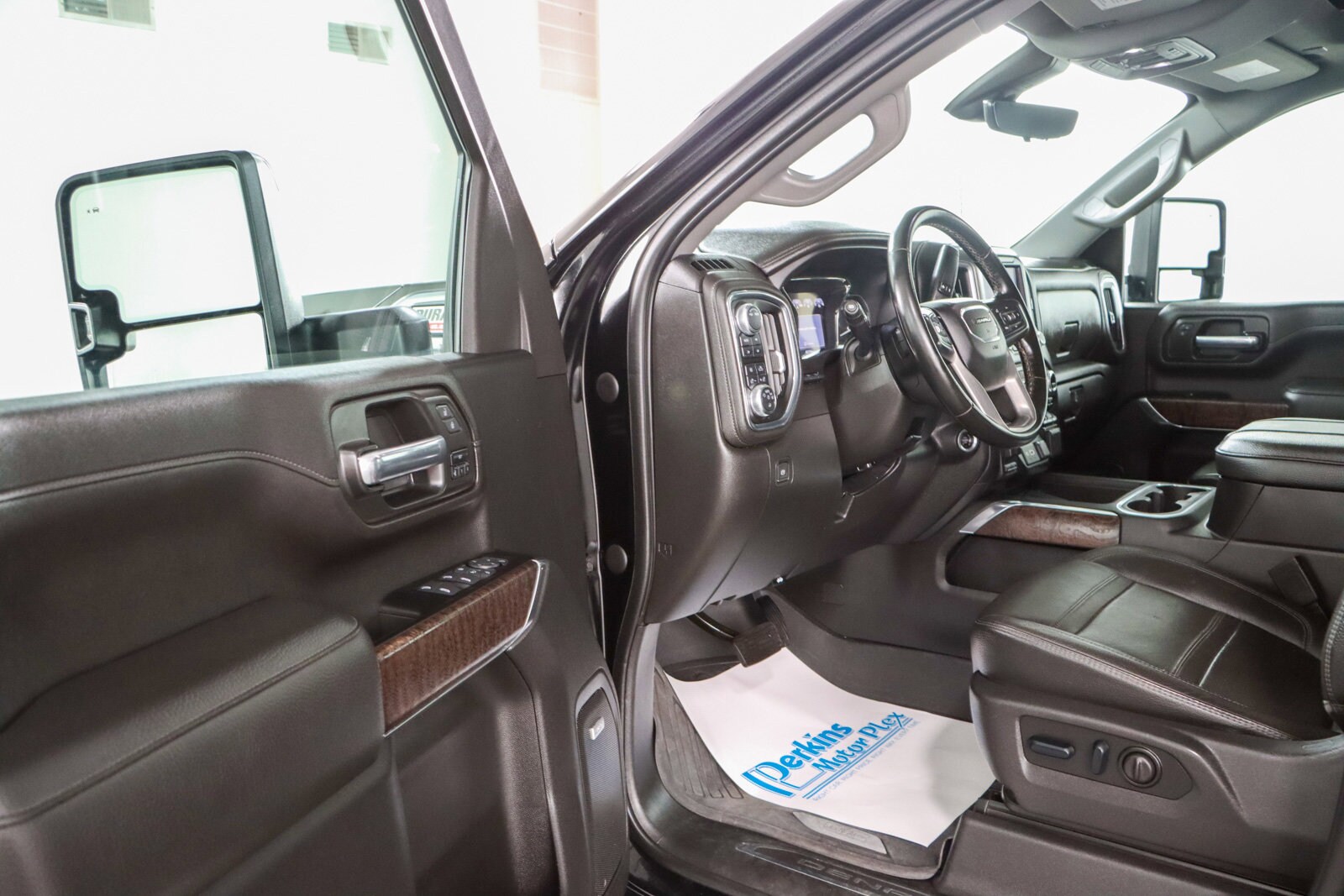 2023 Gmc Sierra HD Denali photo 2