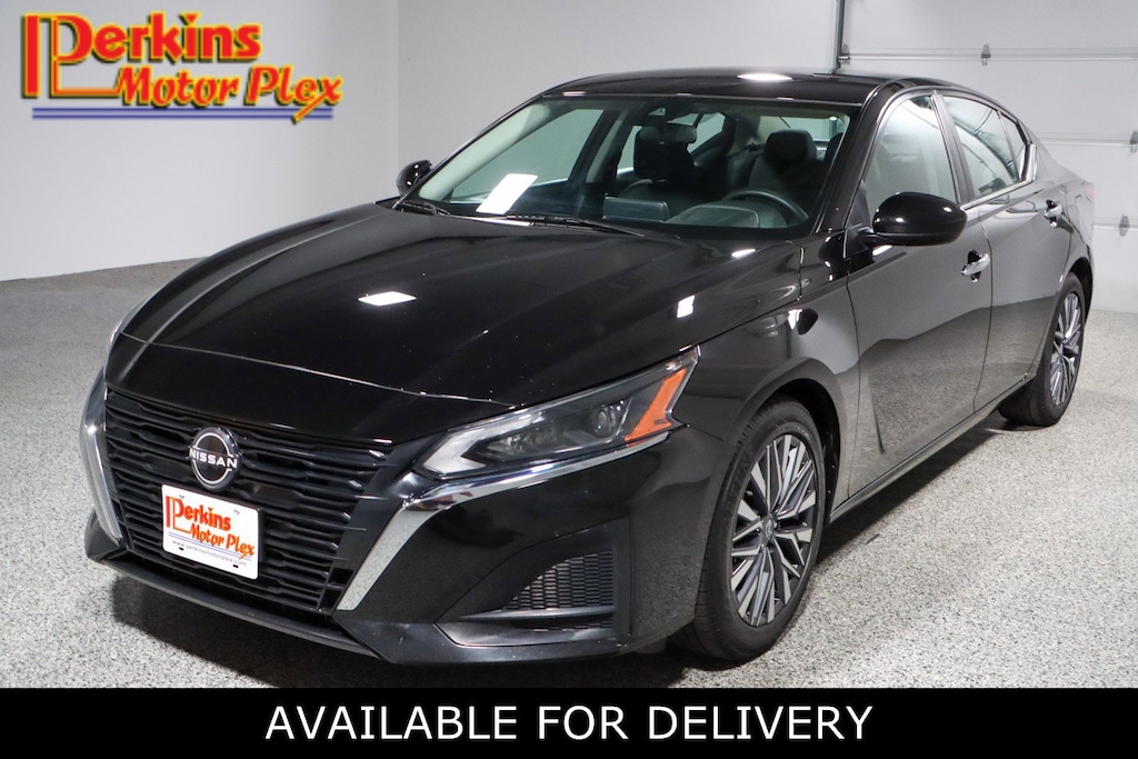 Used 2023 Nissan Altima SV Sedan