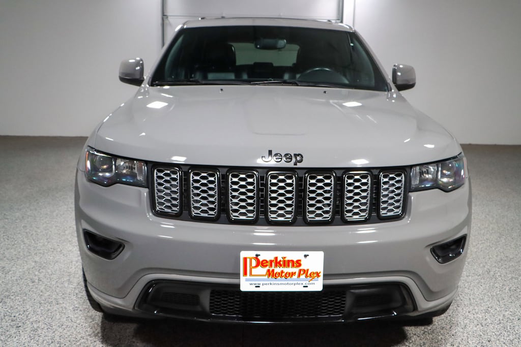 Used 2020 Jeep Grand Cherokee Altitude 4X4 SUV