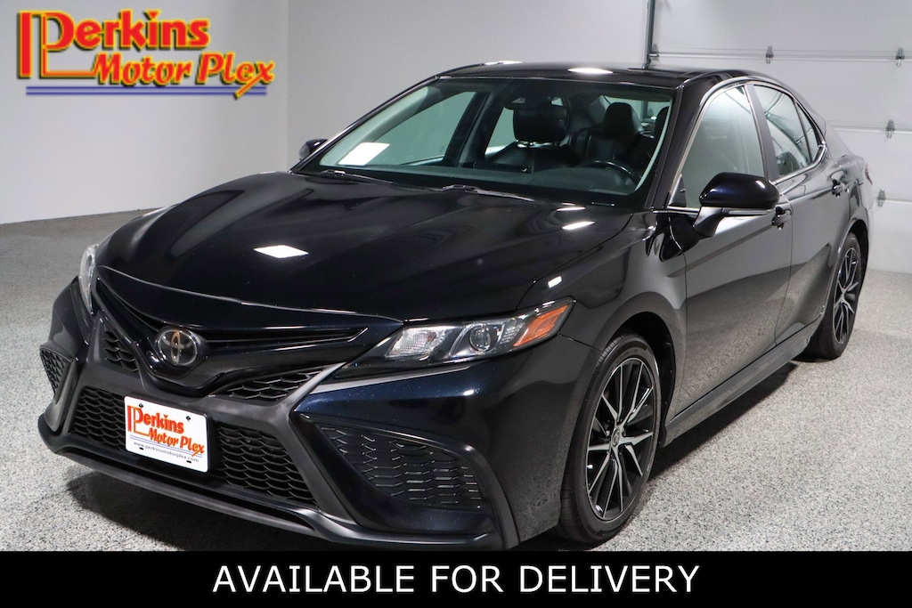 Used 2022 Toyota Camry SE Sedan