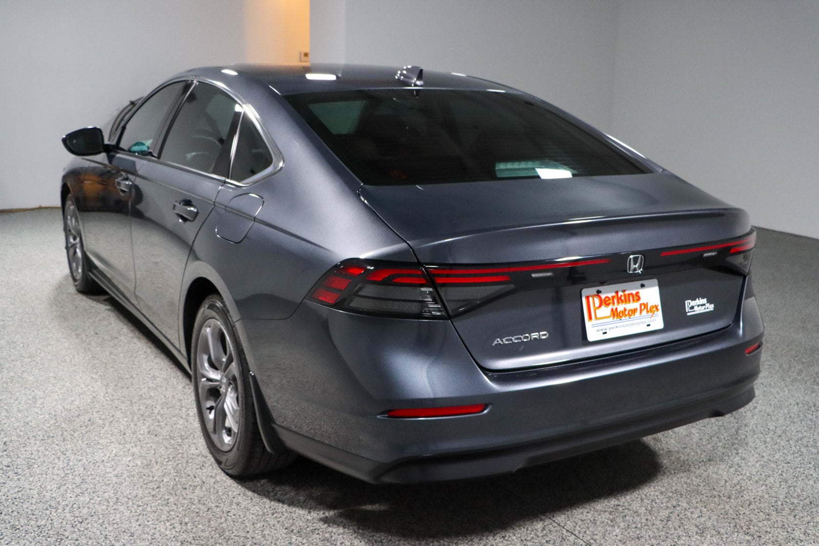2024 Honda Accord EX - Photo 9