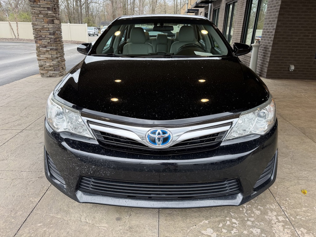 Used 2013 Toyota Camry Hybrid LE Sedan