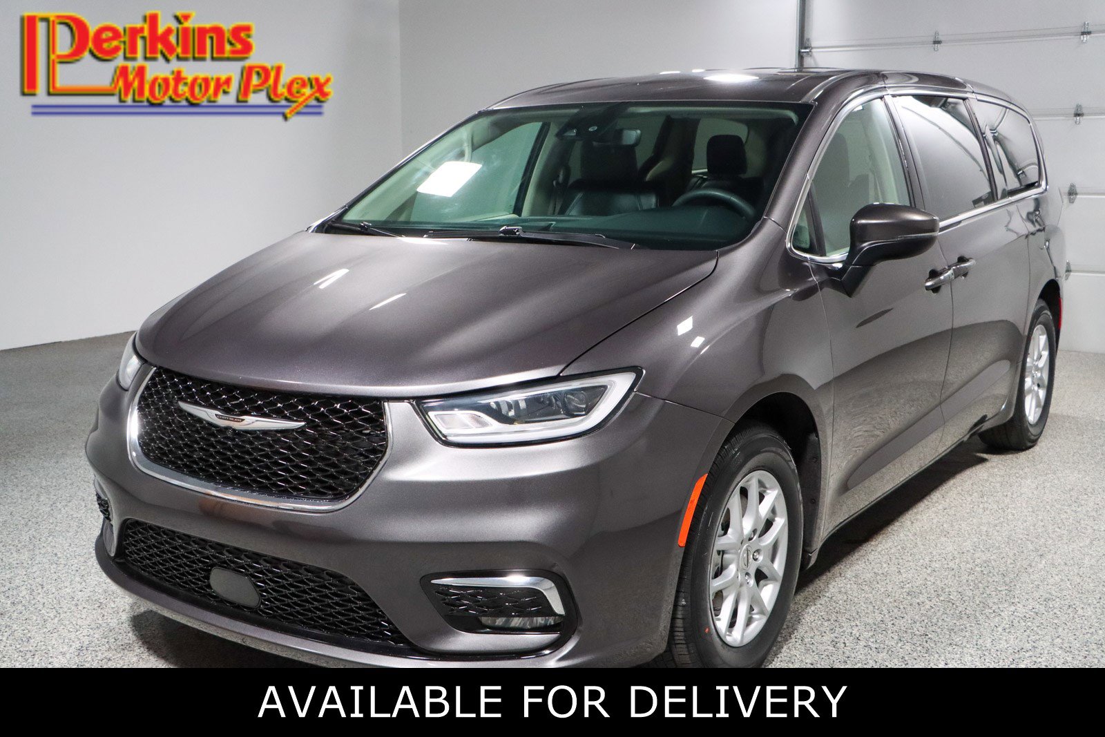 2023 Chrysler Pacifica Touring L's photo