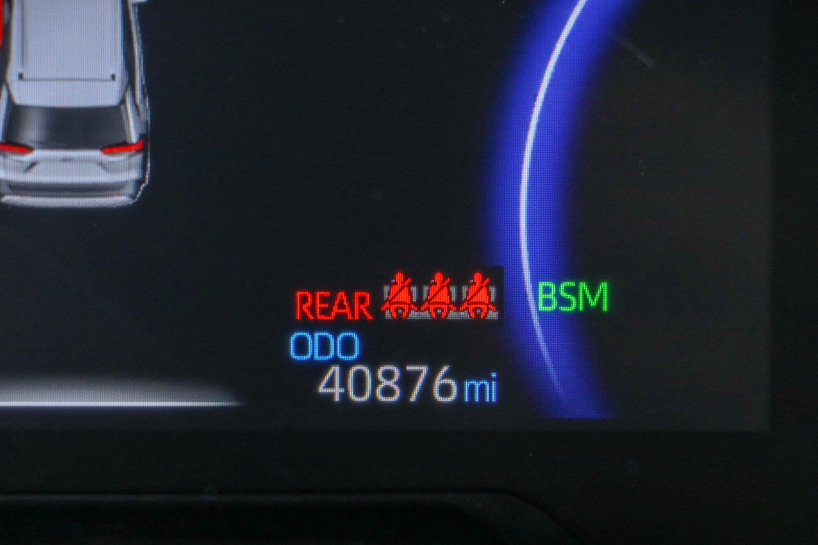2025 Toyota RAV4 XLE - Photo 16