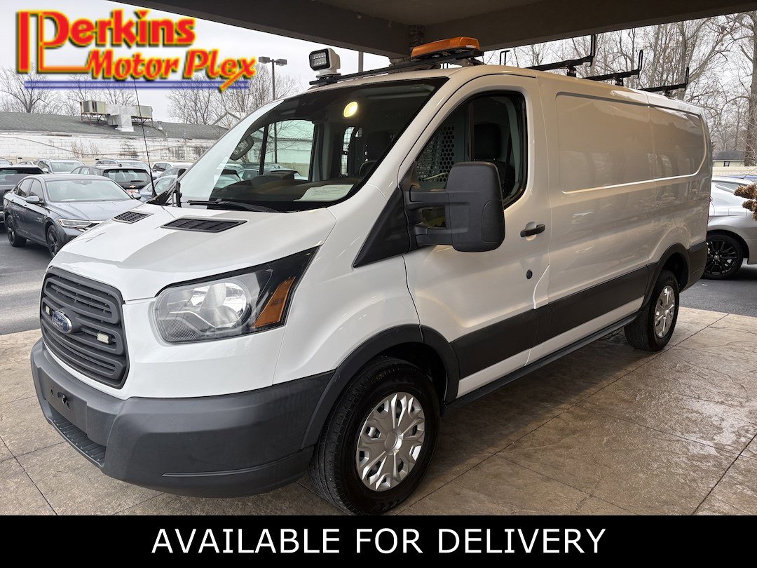 2016 Ford Transit Base's photo