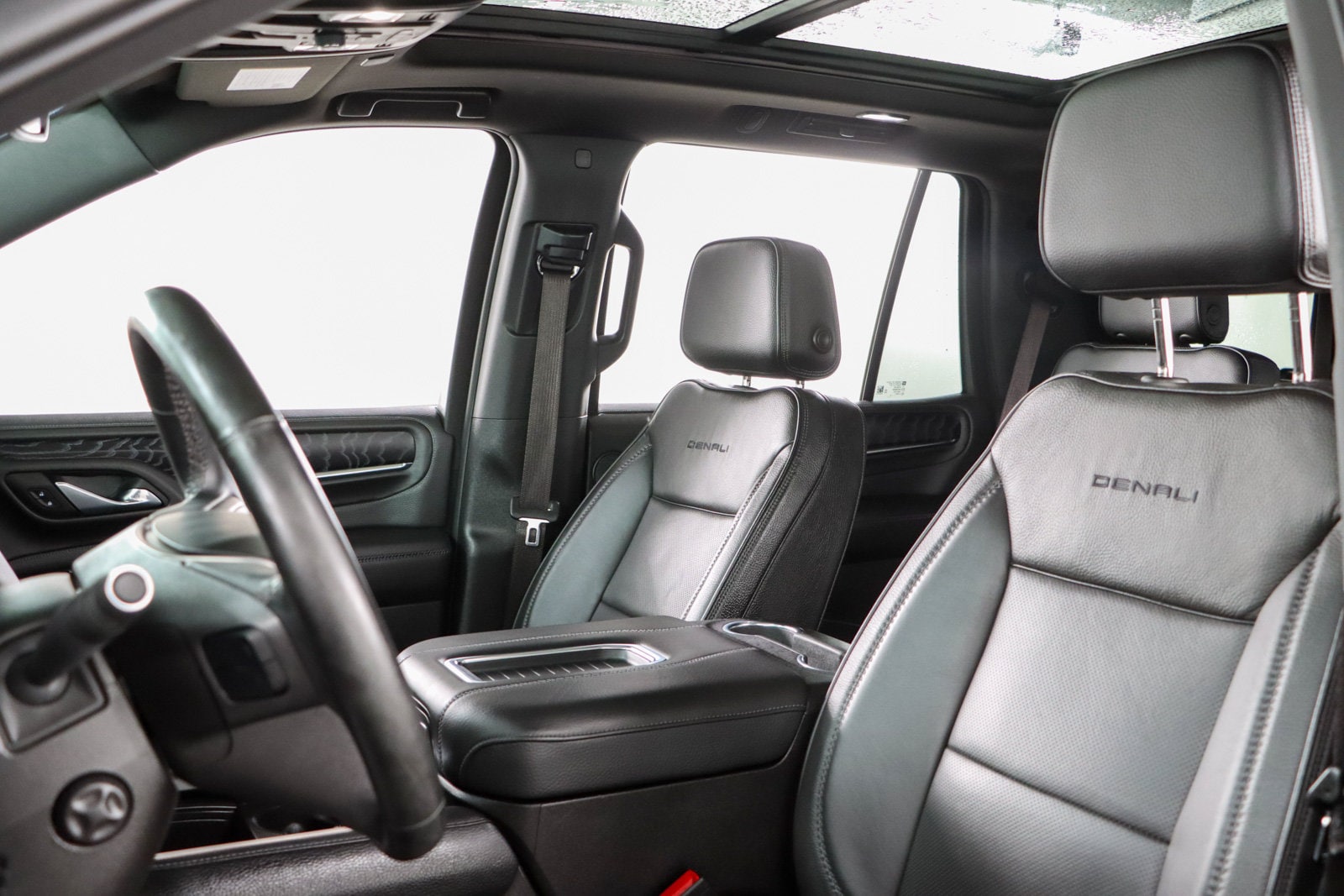 2023 GMC Yukon Denali - Photo 27